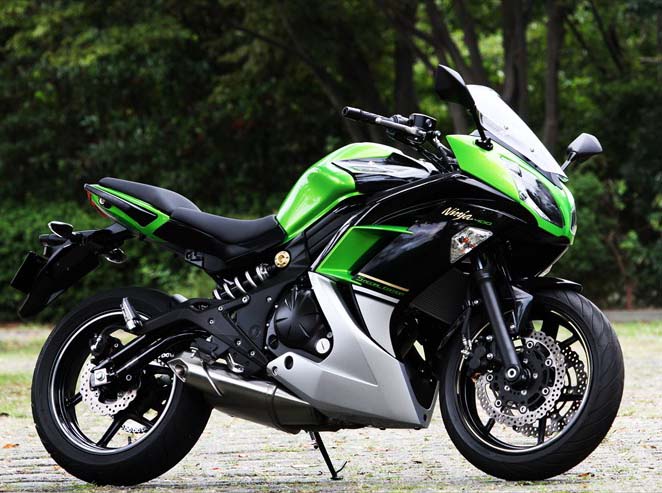 61_ʼĦձl(f)300_\Ħ܇Ninja 400 ABS Limited editionNinja 400һЪ(chung)ȫߴ猧400cc\ӿ܇HЈgӭdײĲ2DOHCl(f)әCTLhÑṩˬ{w򞡣Ƴ޶wȵطʩ̼LĈDӹ^ʬF(xin)ҵMϯƤӡNinja־oһN؄eĸX